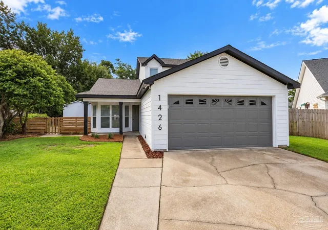 Photo 2 of Single family home for sale at 1426 Sterling Point Dr, Gulf Breeze, FL 32563 | MLS# 688586 | Listing updated on 2026-09-05