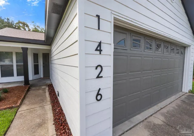 Photo 3 of Single family home for sale at 1426 Sterling Point Dr, Gulf Breeze, FL 32563 | MLS# 688586 | Listing updated on 2026-09-05