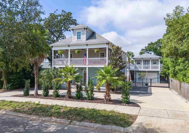 Photo 2 of Mansion for sale at 811 N Reus St, Pensacola, FL 32501 | MLS# 689573 | Listing updated on 2026-10-20