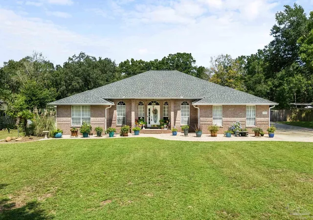 Photo 1 of Single family home for sale at 7220 Thor Ln, Pensacola, FL 32526 | MLS# 688382 | Listing updated on 2026-10-22