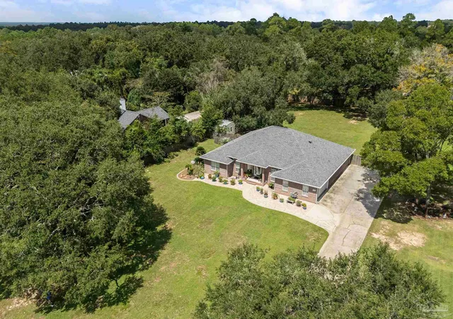 Photo 3 of Single family home for sale at 7220 Thor Ln, Pensacola, FL 32526 | MLS# 688382 | Listing updated on 2026-10-22