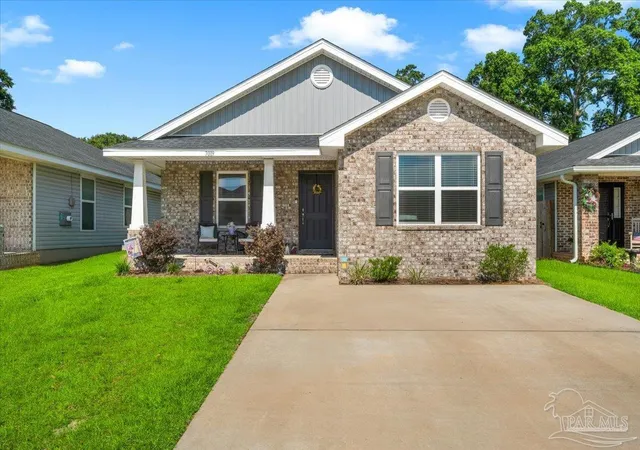 Photo 3 of Single family home for sale at 7019 Sonny Dr, Pensacola, FL 32504 | MLS# 688989 | Listing updated on 2026-09-15