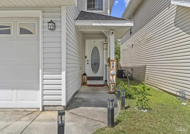 Photo 3 of Single family home for sale at 3448 Two Sisters Way, Pensacola, FL 32505 | MLS# 688056 | Listing updated on 2026-09-04