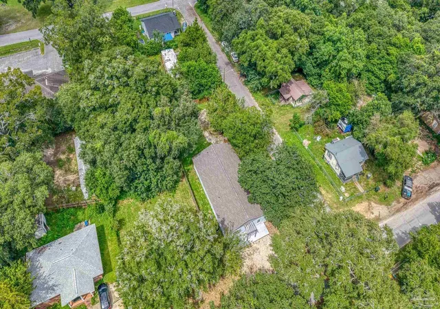 Photo 3 of Single family home for sale at 2800 W & 2812 Yonge St, Pensacola, FL 32505 | MLS# 688514 | Listing updated on 2026-10-28