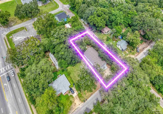 Photo 4 of Single family home for sale at 2800 W & 2812 Yonge St, Pensacola, FL 32505 | MLS# 688514 | Listing updated on 2026-10-28