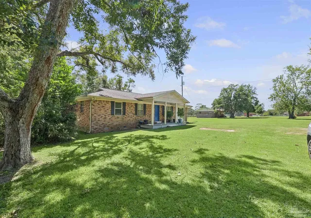 Photo 1 of Single family home for sale at 833 Graham Rd, Cantonment, FL 32533 | MLS# 689188 | Listing updated on 2026-09-18