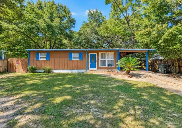 Photo 1 of Single family home for sale at 914 Lucerne Ave, Pensacola, FL 32505 | MLS# 689656 | Listing updated on 2026-10-20