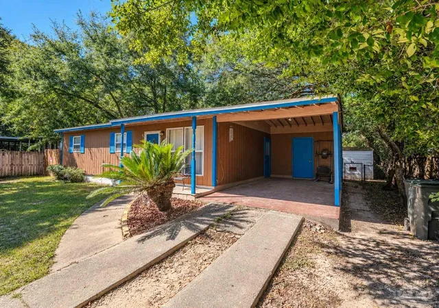 Photo 3 of Single family home for sale at 914 Lucerne Ave, Pensacola, FL 32505 | MLS# 689656 | Listing updated on 2026-10-20
