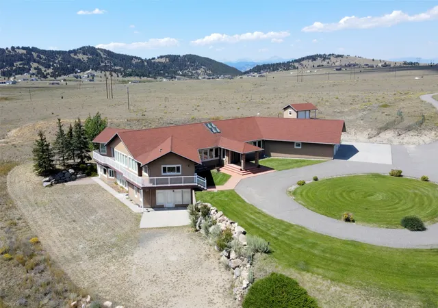 Photo 3 of Mansion for sale at 1424 Beef Trail Rd, Butte, MT 59701 | MLS# 30023524 | Listing updated on 2026-09-14