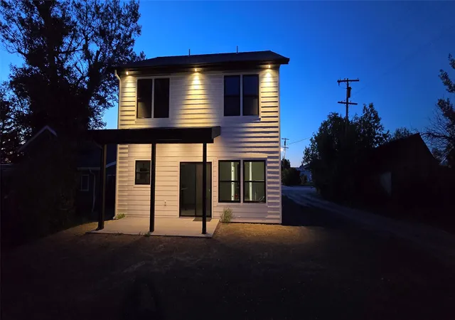 Photo 4 of Single family home for sale at 520 Dupuyer Ave, Valier, MT 59486 | MLS# 30032330 | Listing updated on 2026-09-03