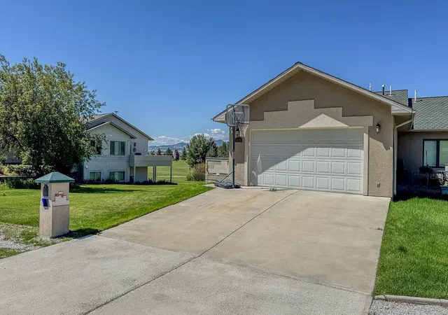 Photo 4 of Townhouse for sale at 4134 Fox Ridge Dr, Helena, MT 59602 | MLS# 30049656 | Listing updated on 2026-09-03