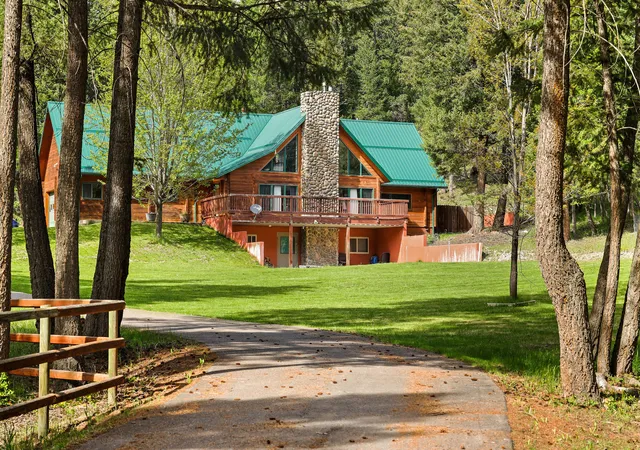 Photo 4 of Single family home for sale at 945 Truman Crk Rd, Kila, MT 59920 | MLS# 30059784 | Listing updated on 2026-09-12