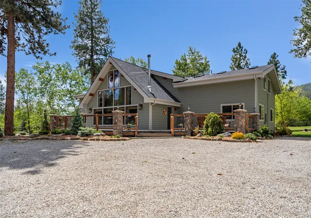 Photo 1 of Single family home for sale at 895 W Cow Creek Rd, Hamilton, MT 59840 | MLS# 30059986 | Listing updated on 2026-09-16