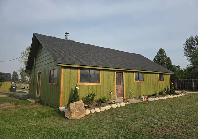 Photo 3 of Single family home for sale at 2326 Middle Bear Crk Rd, Victor, MT 59875 | MLS# 30060385 | Listing updated on 2026-09-14