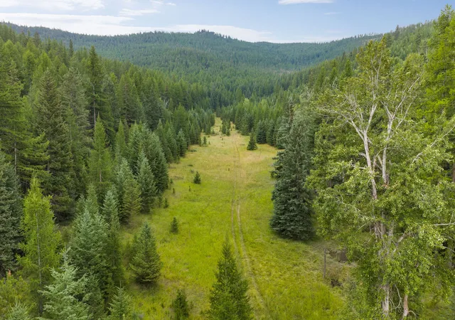 Photo 2 of Single family home for sale at 2800 Foys Lake Rd, Kalispell, MT 59901 | MLS# 30061917 | Listing updated on 2026-09-09