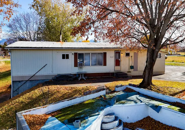 Photo 3 of Manufactured home for sale at 35601 Rocky Point Rd, Polson, MT 59860 | MLS# 30061963 | Listing updated on 2026-09-14