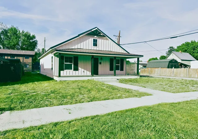 Photo 1 of Single family home for sale at 412 W 4th Street, Libby, MT 59923 | MLS# 30062361 | Listing updated on 2026-09-10
