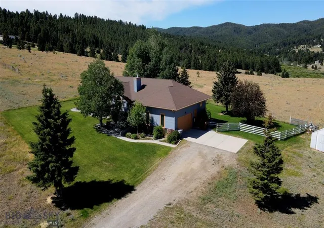 Photo 3 of Single family home for sale at 197 Dry Bean Rd, Butte, MT 59701 | MLS# 30064286 | Listing updated on 2026-09-14