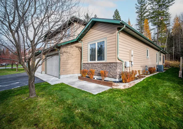 Photo 2 of Townhouse for sale at 153 Oakmont Loop, Columbia Falls, MT 59912 | MLS# 30064867 | Listing updated on 2026-09-26
