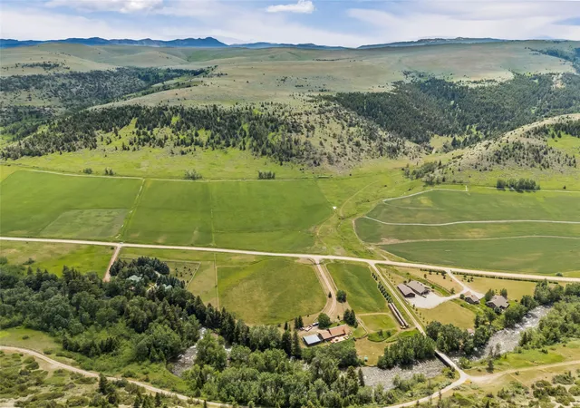Photo 3 of Single family home for sale at 380 W Boulder Rd, Mcleod, MT 59052 | MLS# 30061910 | Listing updated on 2026-09-22