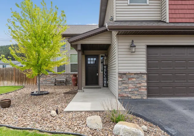Photo 3 of Single family home for sale at 130 Lupine Dr, Kalispell, MT 59901 | MLS# 30061637 | Listing updated on 2026-09-10