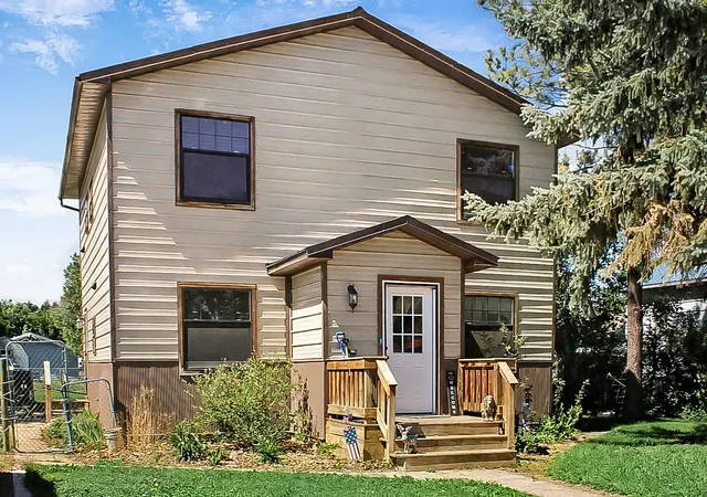 Photo 1 of Single family home for sale at 122 E Richland Ave, Shelby, MT 59474 | MLS# 30066495 | Listing updated on 2026-09-03