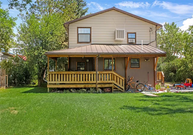 Photo 4 of Single family home for sale at 122 E Richland Ave, Shelby, MT 59474 | MLS# 30066495 | Listing updated on 2026-09-03