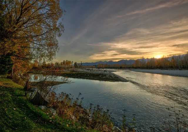 Photo 2 of Single family home for sale at 2725 River Bnd Ln, Stevensville, MT 59870 | MLS# 30065087 | Listing updated on 2026-09-14