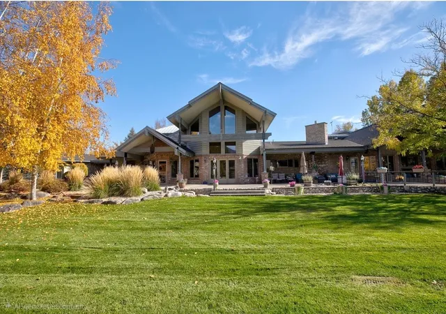 Photo 3 of Single family home for sale at 2725 River Bnd Ln, Stevensville, MT 59870 | MLS# 30065087 | Listing updated on 2026-09-14