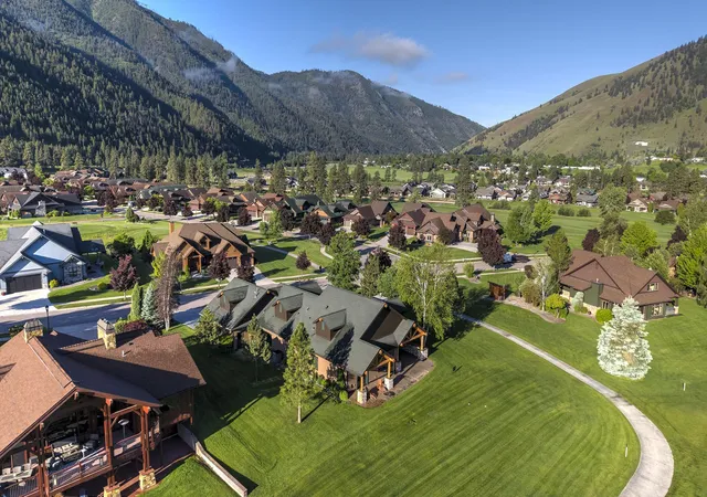 Photo 3 of Single family home for sale at 5401 Cyn River Rd, Missoula, MT 59802 | MLS# 30063556 | Listing updated on 2026-09-04