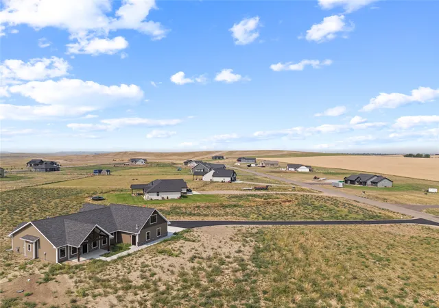 Photo 2 of Single family home for sale at 40 Platinum Ln, Great Falls, MT 59405 | MLS# 30066950 | Listing updated on 2026-09-21