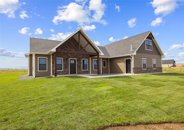 Photo 3 of Single family home for sale at 40 Platinum Ln, Great Falls, MT 59405 | MLS# 30066950 | Listing updated on 2026-09-21