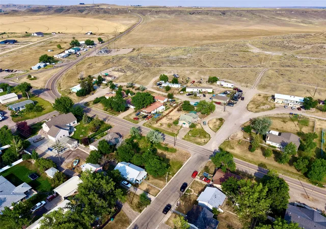 Photo 2 of Single family home for sale at 1122 Saint Charles St, Fort Benton, MT 59442 | MLS# 30067011 | Listing updated on 2026-09-02