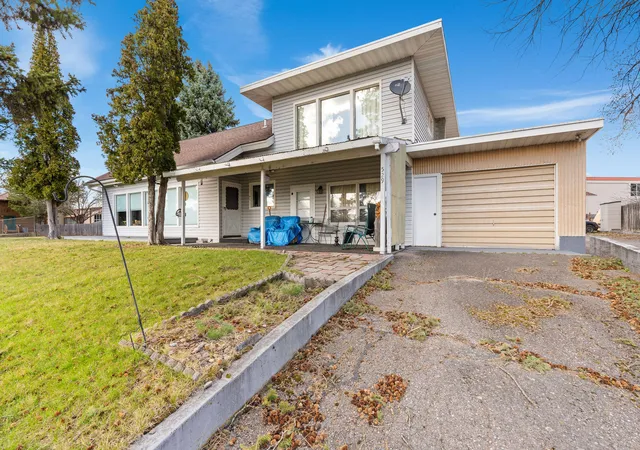 Photo 3 of Single family home for sale at 529 Grand Dr, Bigfork, MT 59911 | MLS# 30068052 | Listing updated on 2026-09-14