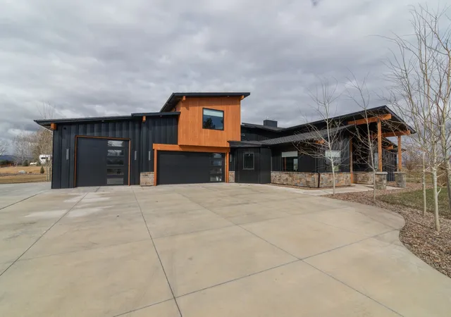Photo 4 of Single family home for sale at 244 Placid Dr, Kalispell, MT 59901 | MLS# 30068432 | Listing updated on 2026-09-14