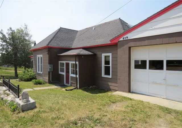 Photo 4 of Single family home for sale at 819 Pearl St, Philipsburg, MT 59858 | MLS# 30068600 | Listing updated on 2026-09-27