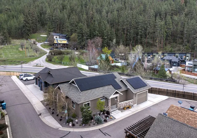 Photo 3 of Single family home for sale at 1207 Gilbert Ct, Missoula, MT 59802 | MLS# 30069136 | Listing updated on 2026-08-30