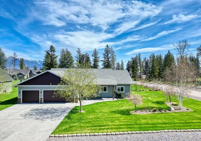 Photo 3 of Single family home for sale at 367 Soaring Pines Trl, Kalispell, MT 59901 | MLS# 30069374 | Listing updated on 2026-09-11