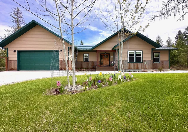 Single family home for sale at 4 Buck Ct, Trout Creek, MT 59874 | MLS# 30069231