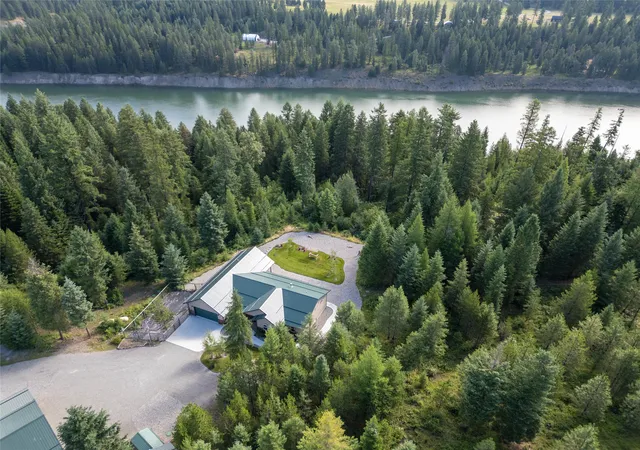 Photo 2 of Single family home for sale at 4 Buck Ct, Trout Creek, MT 59874 | MLS# 30069231 | Listing updated on 2026-09-01
