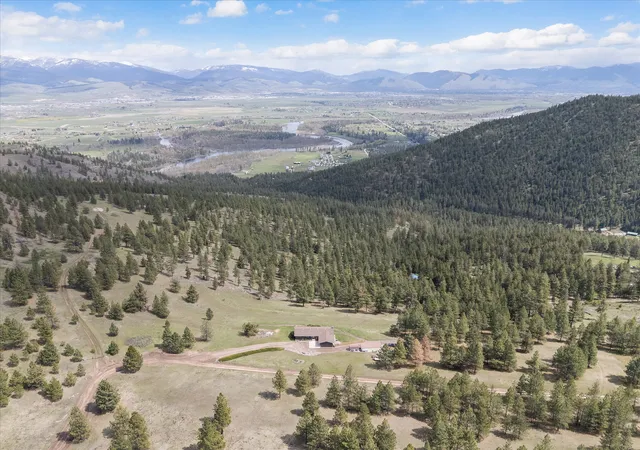 Photo 2 of Single family home for sale at 3524 Crows Roost Rd, Missoula, MT 59804 | MLS# 30069170 | Listing updated on 2026-09-06