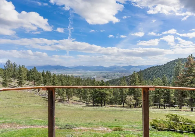 Photo 3 of Single family home for sale at 3524 Crows Roost Rd, Missoula, MT 59804 | MLS# 30069170 | Listing updated on 2026-09-06