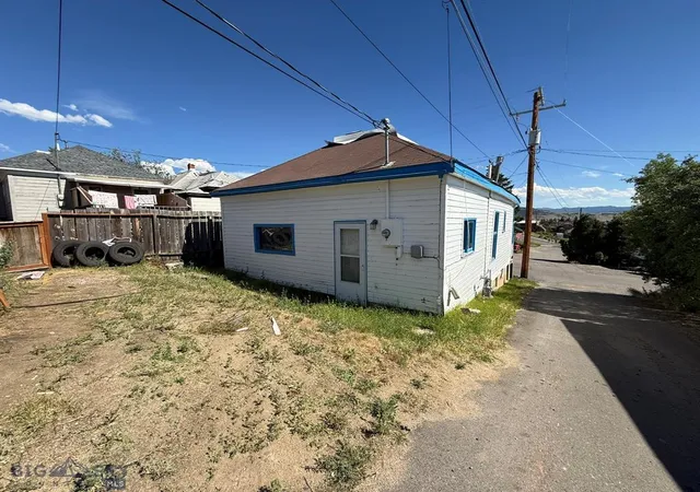 Photo 3 of Single family home for sale at 605 Caledonia St, Butte, MT 59701 | MLS# 30070222 | Listing updated on 2026-09-14