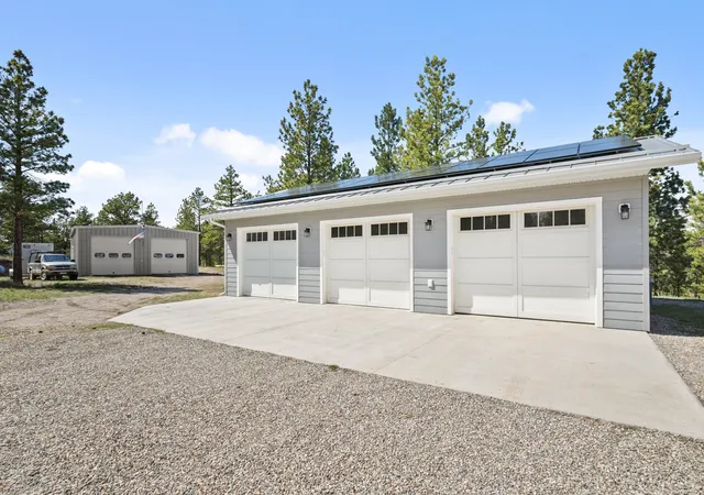 Photo 3 of Single family home for sale at 6417 Big Belt Dr, Helena, MT 59602 | MLS# 30070237 | Listing updated on 2026-08-31
