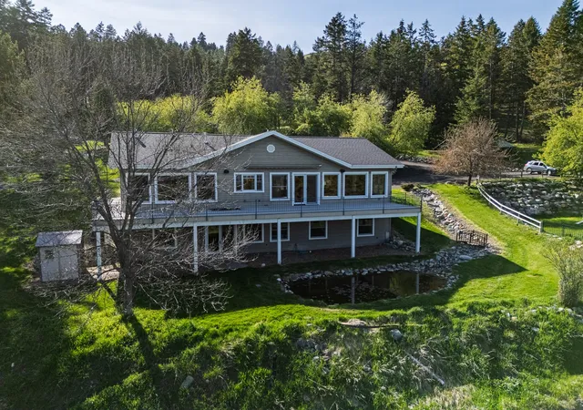Photo 3 of Single family home for sale at 340 Lake Hills Dr, Kalispell, MT 59901 | MLS# 30069542 | Listing updated on 2026-10-05