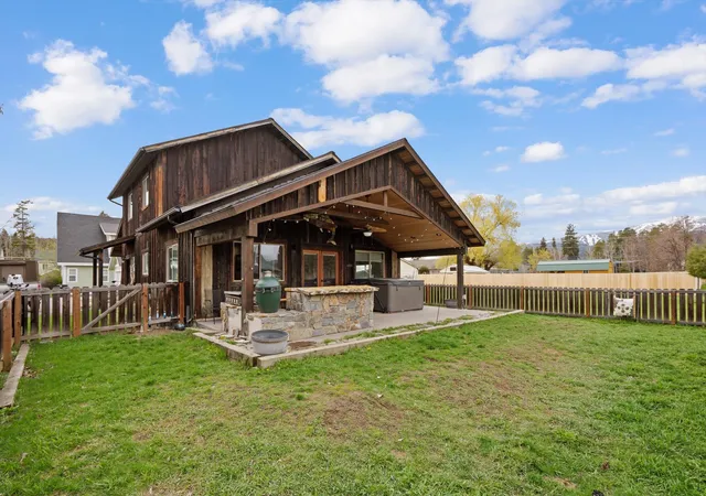 Photo 1 of Single family home for sale at 706 Aspen Grv St, Whitefish, MT 59937 | MLS# 30070319 | Listing updated on 2026-09-05