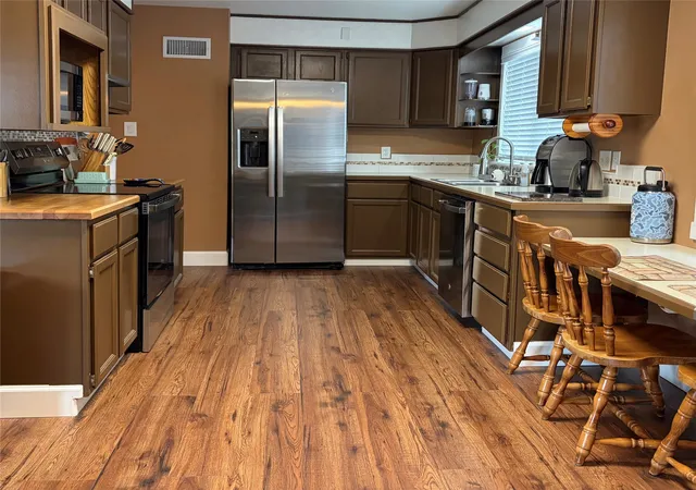 Photo 4 of Single family home for sale at 2425 9th Avenue S, Great Falls, MT 59405 | MLS# 30070443 | Listing updated on 2026-08-30