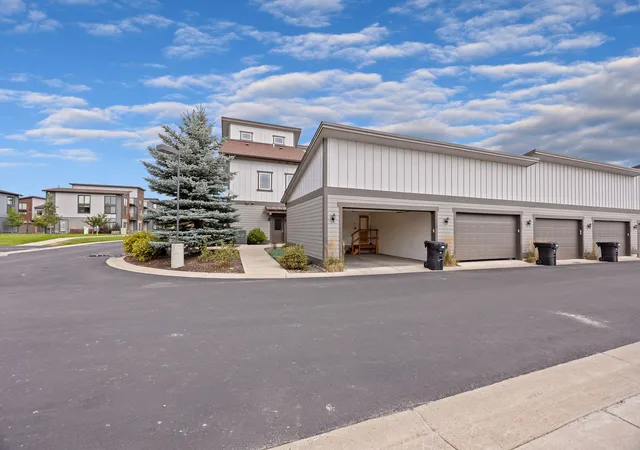 Photo 3 of Condo for sale at 532 Silverleaf Dr, Whitefish, MT 59937 | MLS# 30070574 | Listing updated on 2026-08-30