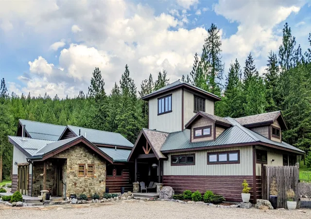 Photo 1 of Mansion for sale at 70 Mountain Rd, Plains, MT 59859 | MLS# 30070733 | Listing updated on 2026-08-30