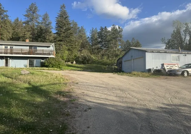 Photo 2 of Single family home for sale at 7001 Us Hwy 93 S, Missoula, MT 59804 | MLS# 30070764 | Listing updated on 2026-08-31